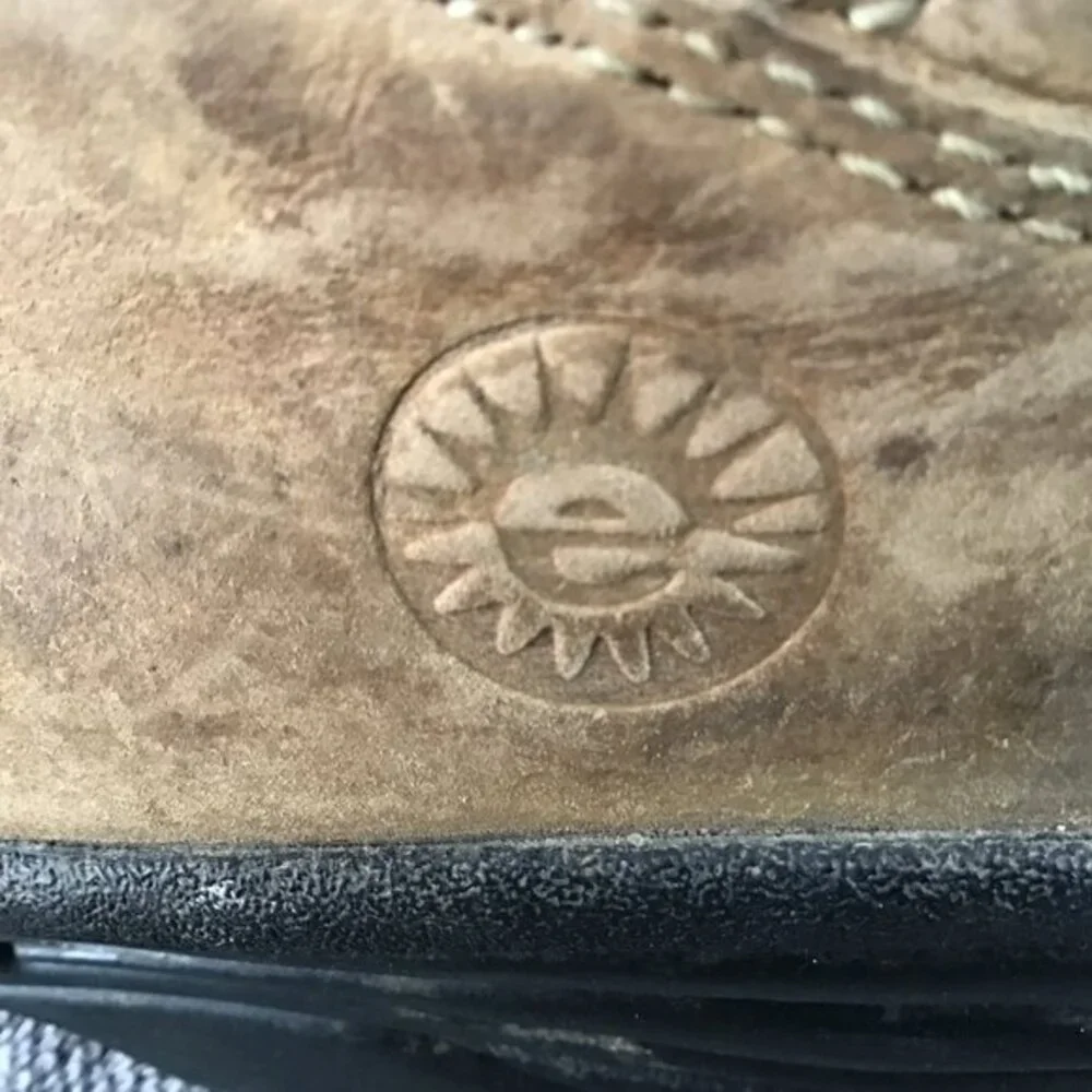 Earth Shoes Brown Suede Hiking Mountain Boot Size‎ 11 EUC